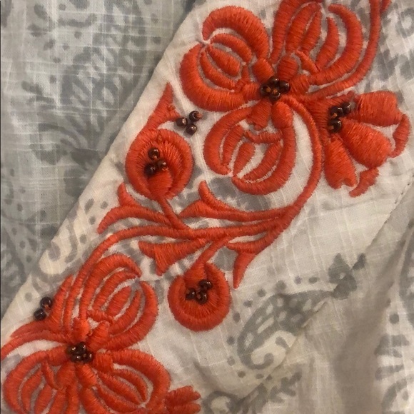 Adorable Anthropologie top! - Picture 3 of 5